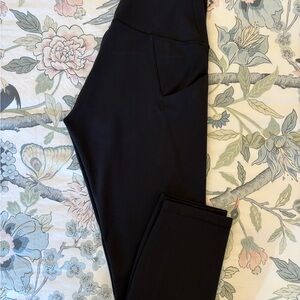 Lululemon 6 Like New Wunder Train w/ Pockets Black